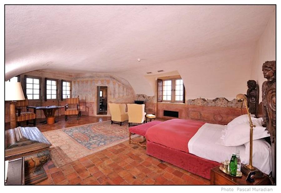 Chateau De Hotel 5*